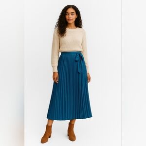 SUGAR LIPS Vibrant Blue Pleated Skirt S